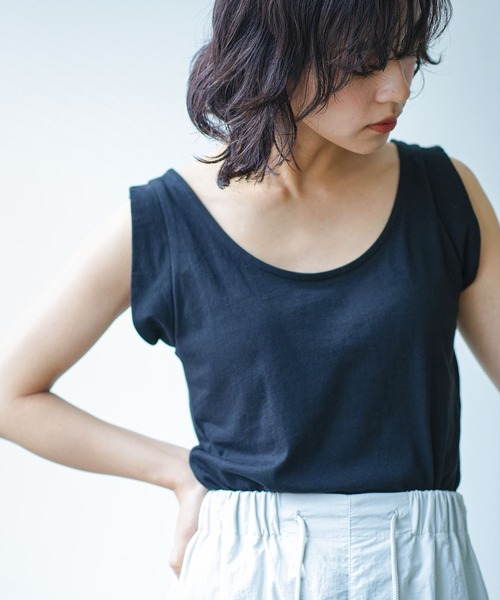 mili an deni(ミリアンデニ)の「脇汗防止タンクトップ(タンクトップ・レディース・アッシュグレー/ブラック/オフホワイト/ダークグレー・M/L/LL)」の9枚目の写真