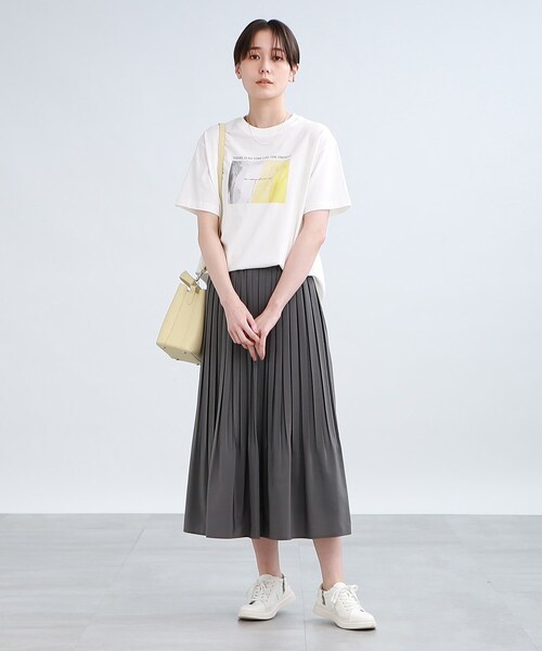 INDIVI(インディヴィ)の「【WORLD for the World】カラーアートTシャツ(Tシャツ/カットソー・レディース・ホワイト/ブラック/ライトベージュ・38/05/13)」の16枚目の写真
