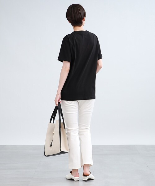 INDIVI(インディヴィ)の「【WORLD for the World】カラーアートTシャツ(Tシャツ/カットソー・レディース・ホワイト/ブラック/ライトベージュ・38/05/13)」の11枚目の写真