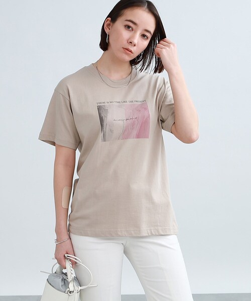 INDIVI(インディヴィ)の「【WORLD for the World】カラーアートTシャツ(Tシャツ/カットソー・レディース・ホワイト/ブラック/ライトベージュ・38/05/13)」の4枚目の写真
