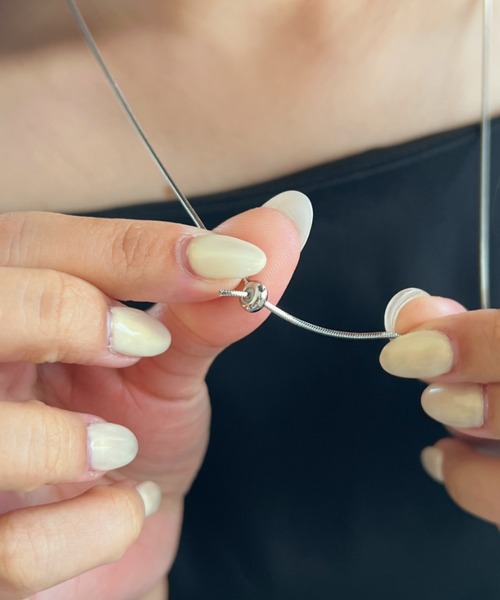 iso（イソ）の「Y字スライダーボウタイネックレス（ネックレス・レディース・シルバー/ゴールド・FREE）」の4枚目の写真