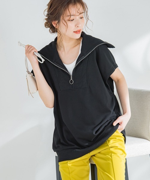 VICKY（ビッキー）の「【大人の旬コーデを仕上げる】フレンチスリーブのハーフZIP《手洗い可能》（Tシャツ/カットソー・レディース・ブラック/グレー/ブルー/ホワイト/グリーン・M）」の3枚目の写真
