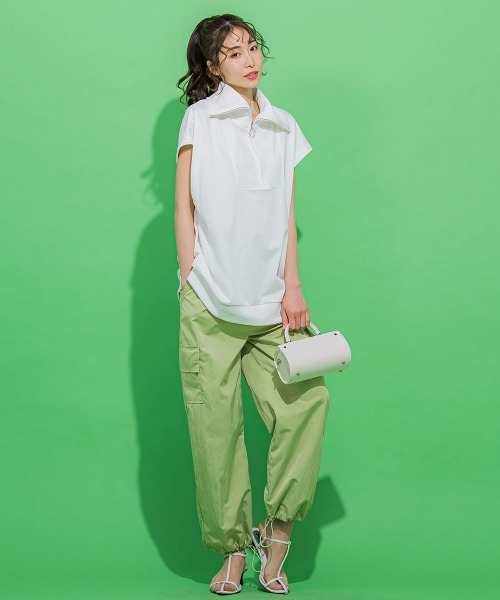 VICKY（ビッキー）の「【大人の旬コーデを仕上げる】フレンチスリーブのハーフZIP《手洗い可能》（Tシャツ/カットソー・レディース・ブラック/グレー/ブルー/ホワイト/グリーン・M）」の8枚目の写真