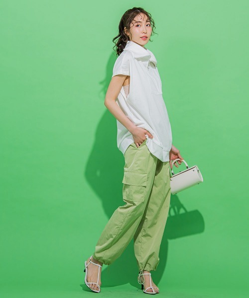 VICKY（ビッキー）の「【大人の旬コーデを仕上げる】フレンチスリーブのハーフZIP《手洗い可能》（Tシャツ/カットソー・レディース・ブラック/グレー/ブルー/ホワイト/グリーン・M）」の9枚目の写真