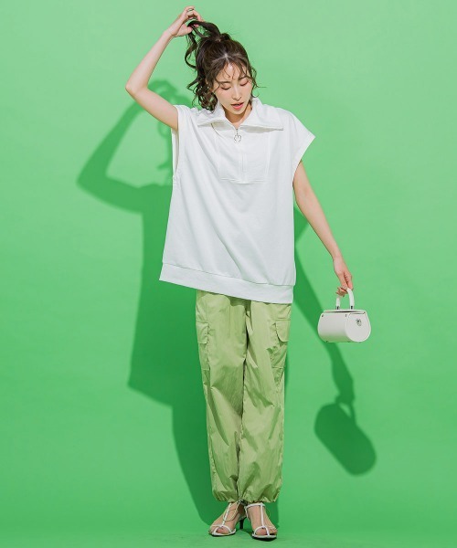 VICKY（ビッキー）の「【大人の旬コーデを仕上げる】フレンチスリーブのハーフZIP《手洗い可能》（Tシャツ/カットソー・レディース・ブラック/グレー/ブルー/ホワイト/グリーン・M）」の10枚目の写真