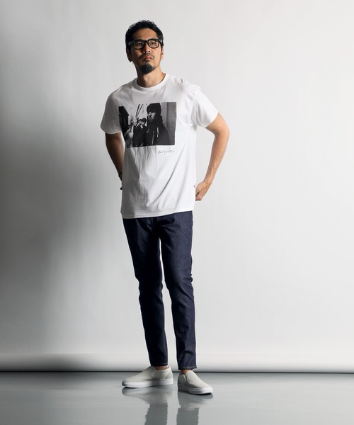 The DUFFER of ST.GEORGE（ザダファーオブセントジョージ）の「KEVIN CUMMINS PHOTO TEE：ケヴィン・カミンズ フォトTシャツ（Tシャツ/カットソー・メンズ・ホワイト・MEDIUM/LARGE/X-LARGE）」の5枚目の写真