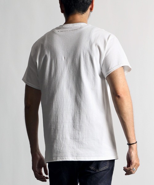 The DUFFER of ST.GEORGE（ザダファーオブセントジョージ）の「KEVIN CUMMINS PHOTO TEE：ケヴィン・カミンズ フォトTシャツ（Tシャツ/カットソー・メンズ・ホワイト・MEDIUM/LARGE/X-LARGE）」の3枚目の写真