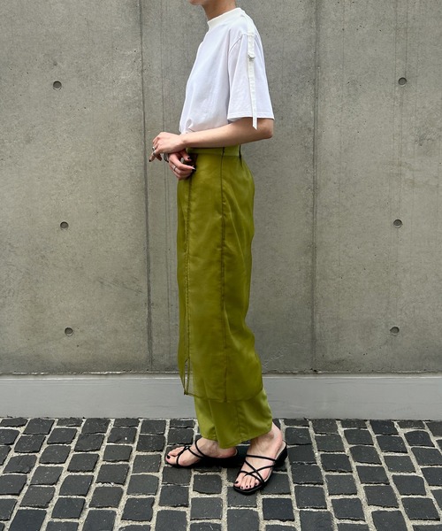 &g'aime(アンジェム)の「【&g’aime】ショルダーベルト半袖Tシャツ(Tシャツ/カットソー・レディース・ホワイト/グレイッシュベージュ/ブラック・FREE)」の19枚目の写真