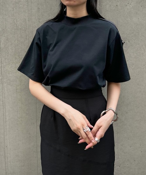 &g'aime(アンジェム)の「【&g’aime】ショルダーベルト半袖Tシャツ(Tシャツ/カットソー・レディース・ホワイト/グレイッシュベージュ/ブラック・FREE)」の21枚目の写真