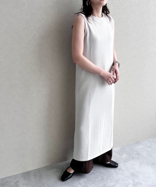 LOWRYS FARM(ローリーズファーム)の「カットノースリーブワンピース 967252(ワンピース・レディース・チャコールグレー/ブラック/カーキ/アイボリー・FREE)」の3枚目の写真
