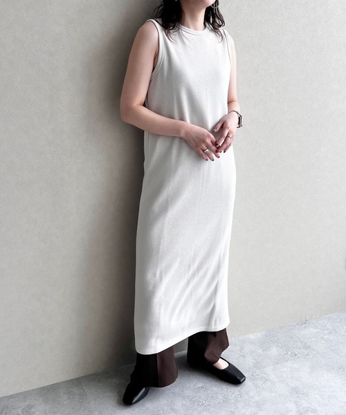 LOWRYS FARM(ローリーズファーム)の「カットノースリーブワンピース 967252(ワンピース・レディース・チャコールグレー/ブラック/カーキ/アイボリー・FREE)」の11枚目の写真