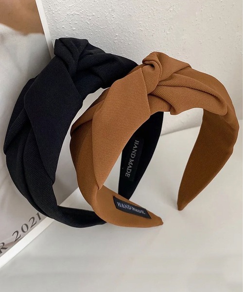 ammy.（エイミードット）の「【 ammy. / エイミードット 】 ツイスト リボン ワイド カチューシャ（カチューシャ・レディース・アイボリー/ブラウン/ブラック・FREE）」の5枚目の写真