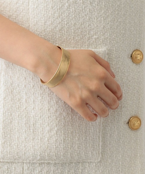 A part by（アパートバイ）の「プレートバングル（バングル/リストバンド・レディース・Silver/GOLD ・FREE）」の2枚目の写真