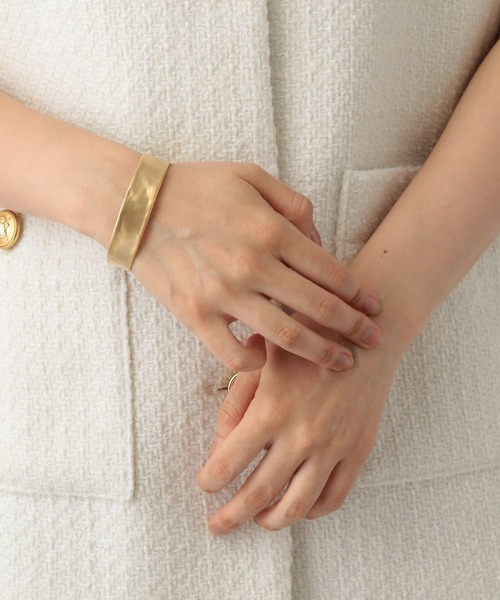 A part by（アパートバイ）の「プレートバングル（バングル/リストバンド・レディース・Silver/GOLD ・FREE）」の4枚目の写真