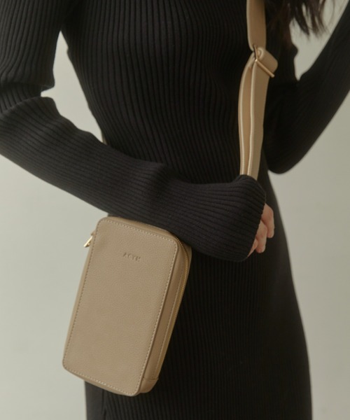 ACYM（アシーム）の「All in one pouch バッグ（ショルダーバッグ・レディース・ブラウン/ブラック/ベージュ・FREE）」の15枚目の写真
