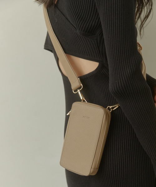 ACYM（アシーム）の「All in one pouch バッグ（ショルダーバッグ・レディース・ブラウン/ブラック/ベージュ・FREE）」の18枚目の写真