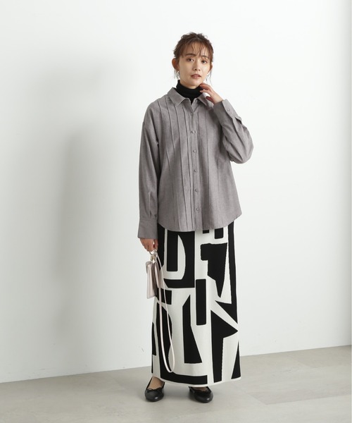 N.(N. Natural Beauty Basic)(エヌエヌナチュラルビューティーベーシック)の「◆ピンタックシャツ(シャツ/ブラウス・レディース・ブルー/オフホワイト/ブラック・MEDIUM)」の12枚目の写真