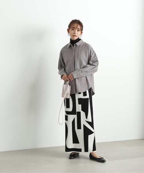 N.(N. Natural Beauty Basic)(エヌエヌナチュラルビューティーベーシック)の「◆ピンタックシャツ(シャツ/ブラウス・レディース・ブルー/オフホワイト/ブラック・MEDIUM)」の13枚目の写真
