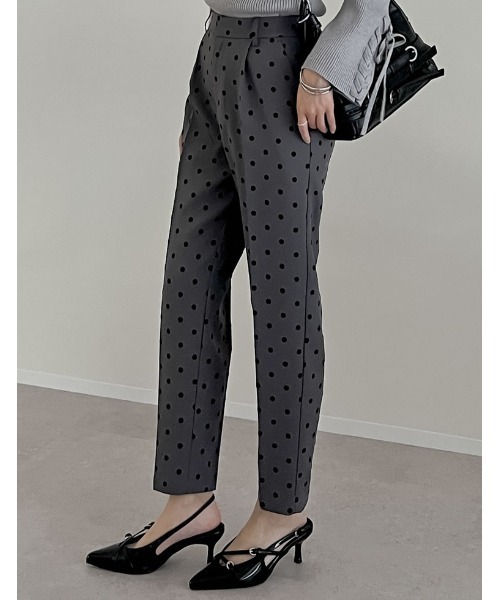 Re:EDIT（リエディ）の「[累計販売枚数1.1万枚突破][オケージョン セレモニー][低身長/高身長/大きいサイズ有]フロッキードットカットツイルテーパードパンツ（その他パンツ・レディース・ブラック/ブラック系その他/グレー・MEDIUM/LARGE/X-LARGE/SMALL/SHORT/TALL）」の22枚目の写真