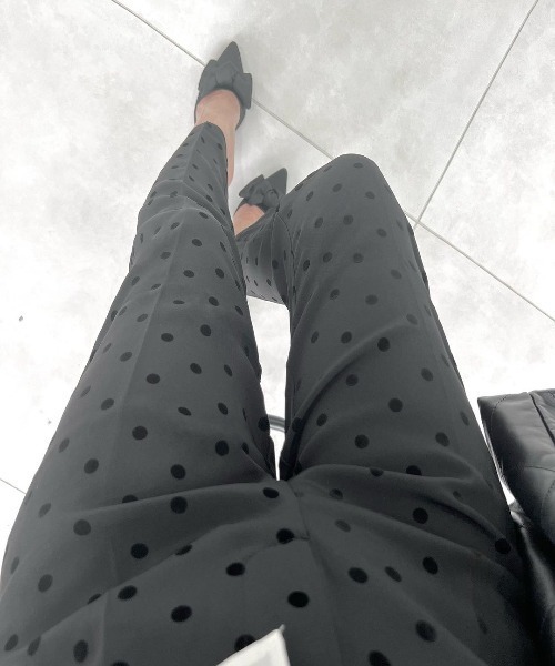 Re:EDIT（リエディ）の「[累計販売枚数1.1万枚突破][オケージョン セレモニー][低身長/高身長/大きいサイズ有]フロッキードットカットツイルテーパードパンツ（その他パンツ・レディース・ブラック/ブラック系その他/グレー・MEDIUM/LARGE/X-LARGE/SMALL/SHORT/TALL）」の14枚目の写真