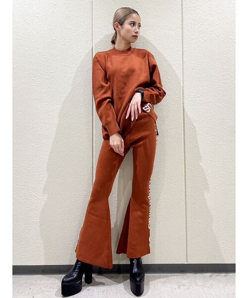 GYDA(ジェイダ)の「SZIMPATIKUSサイドスリットニットトップス(ニット/セーター・レディース・アイボリー/ブラック/ダークオレンジ・FREE)」の11枚目の写真
