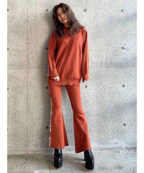 GYDA(ジェイダ)の「SZIMPATIKUSサイドスリットニットトップス(ニット/セーター・レディース・アイボリー/ブラック/ダークオレンジ・FREE)」の17枚目の写真