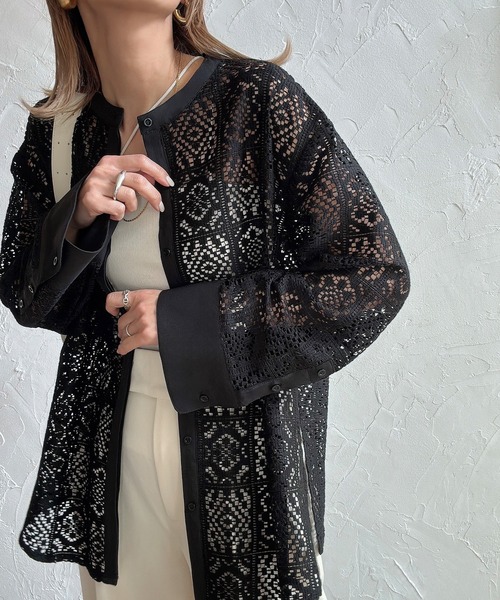 JUNOAH（ジュノア）の「ノーカラーレースシャツ（シャツ/ブラウス・レディース・ホワイト/ブラック・X-LARGE/LARGE/MEDIUM/SMALL）」の16枚目の写真