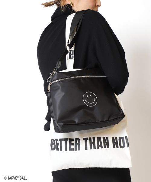 Deuxieme Classe(ドゥーズィエムクラス)の「追加【GOOD GRIEF!/グッド グリーフ】 SMILE ポーチ(クラッチバッグ・レディース・ブラック・FREE)」の3枚目の写真