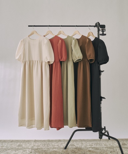 moi tytto(モイテュット)の「ハイウエスト切替えパフワンピース(ワンピース・レディース・ナチュラル/ブラウン/ベージュ/オレンジ/グリーン/ブラック・FREE/SMALL)」の7枚目の写真