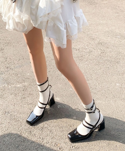 Vipoa(ヴィポア)の「マルチストラップチャンキーヒールパンプス(パンプス・レディース・ブラック・SMALL/MEDIUM/LARGE)」の12枚目の写真