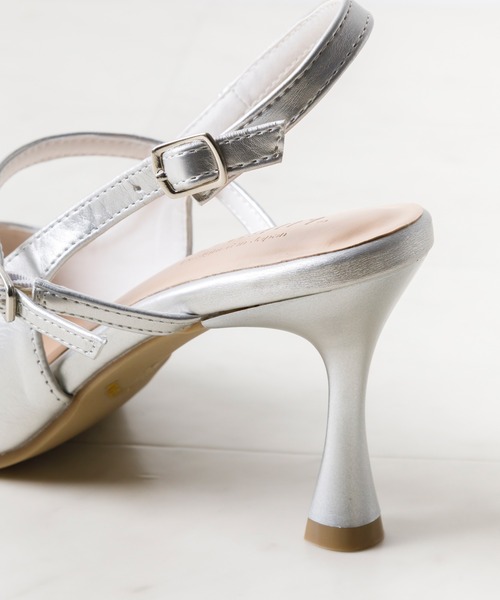 attagirl(アタガール)の「バックベルトフレアヒールパンプス(パンプス・レディース・アイボリー/ブラック/シルバー・S/M/L/LL)」の11枚目の写真