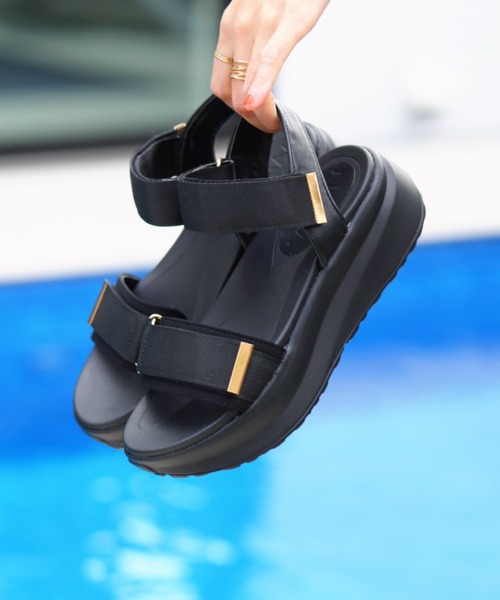 VIVIAN（ヴィヴィアン）の「厚底ゴールドパーツベルクロスポーツサンダル（サンダル・レディース・グレー/ブラック/ベージュ・S/M/L/LL）」の7枚目の写真