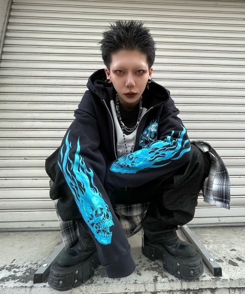 VLONE ヴィーロン Jail Jacket 55555刺繍 ブラック M - メルカリ Vlone