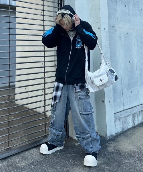VLONE（ヴィーロン）の「ストリートファッション VLONE ヴィー