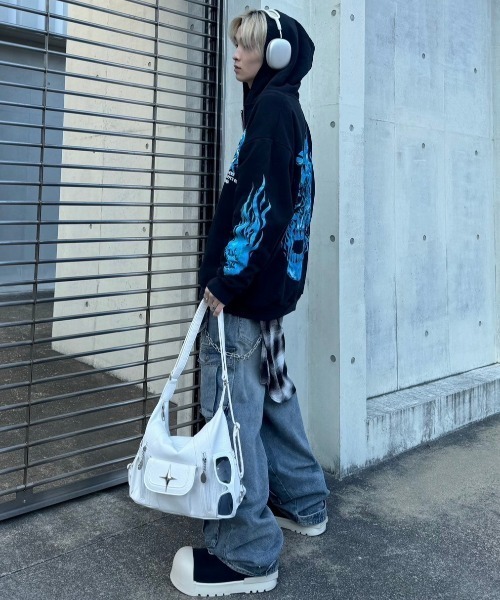 VLONE（ヴィーロン）の「ストリートファッション VLONE ヴィーローン Glacier Zip Up Hoodie (oversized) 蓄光プリント ジップパーカー ジップフーディー オーバーサイズ 長袖トップス 羽織り（パーカー・メンズ・ブラック・L）」の11枚目の写真