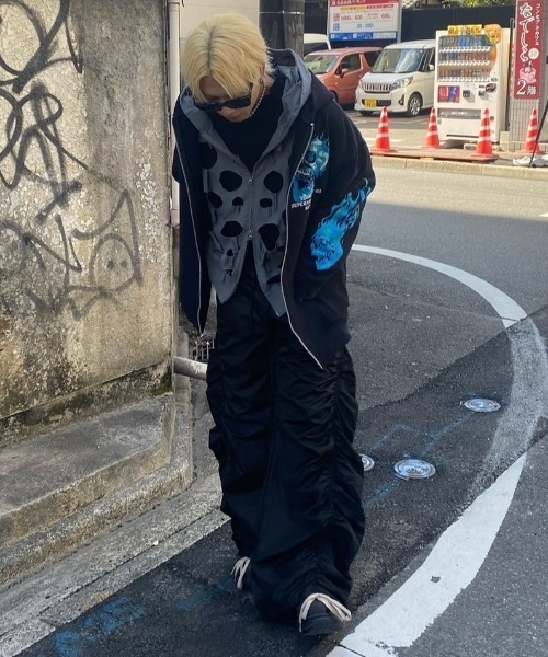 VLONE（ヴィーロン）の「ストリートファッション VLONE ヴィーローン Glacier Zip Up Hoodie (oversized) 蓄光プリント ジップパーカー ジップフーディー オーバーサイズ 長袖トップス 羽織り（パーカー・メンズ・ブラック・L）」の19枚目の写真