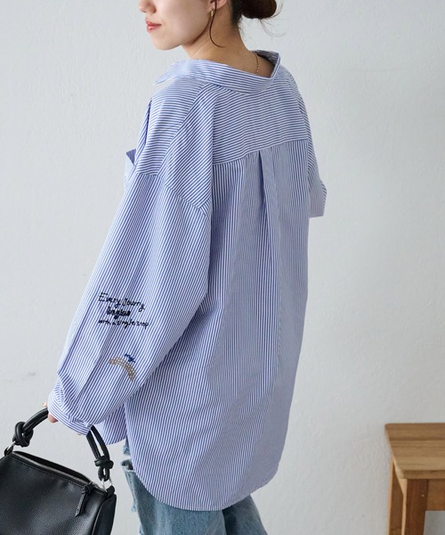 DISCOAT（ディスコート）の「【ユニセックス】手書き刺繍オーバーサイズシャツ（シャツ/ブラウス・レディース・ネイビー/ブルー・FREE）」の19枚目の写真