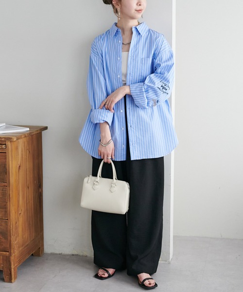 DISCOAT（ディスコート）の「【ユニセックス】手書き刺繍オーバーサイズシャツ（シャツ/ブラウス・レディース・ネイビー/ブルー・FREE）」の11枚目の写真