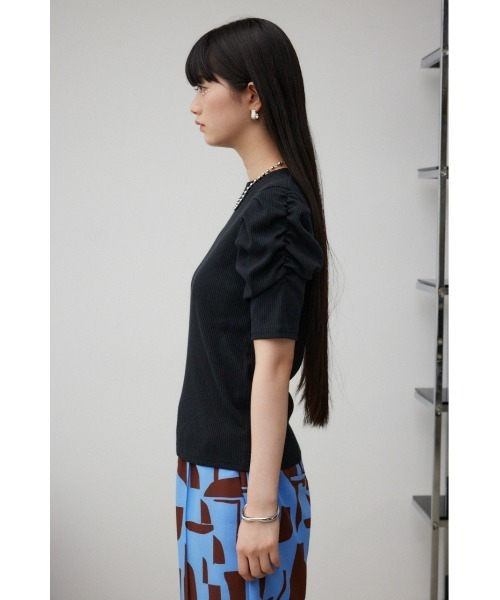 AZUL by moussy(アズールバイマウジー)の「パフスリーブギャザートップス(Tシャツ/カットソー・レディース・オレンジ/オフホワイト/グレー/ブラック・SMALL/MEDIUM)」の19枚目の写真