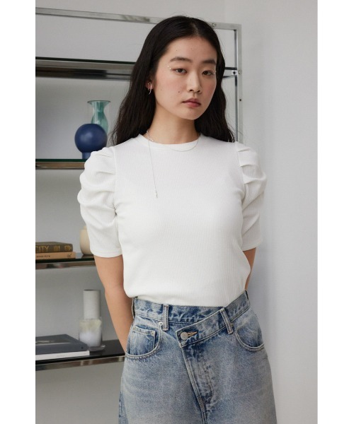AZUL by moussy(アズールバイマウジー)の「パフスリーブギャザートップス(Tシャツ/カットソー・レディース・オレンジ/オフホワイト/グレー/ブラック・SMALL/MEDIUM)」の6枚目の写真