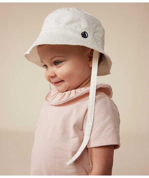 PETIT BATEAU(プチバトー)の「サージ織クロシェ(ハット・キッズ・ホワイト/ネイビー・6MONTH/18MONTH/36MONTH)」の2枚目の写真