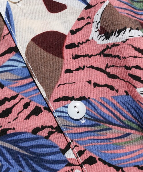 C.E.L.STORE(セルストア)の「KHAKI JUNGLE / カーキジャングル PRINTED SAFARI SHIRTS プリントサファリモチーフシャツ(シャツ/ブラウス・メンズ・マスタード/ブルー/オレンジ・MEDIUM/LARGE/X-SMALL)」の19枚目の写真