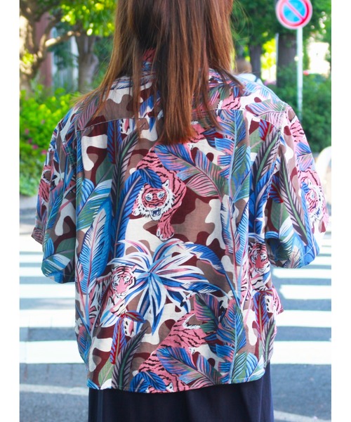 C.E.L.STORE(セルストア)の「KHAKI JUNGLE / カーキジャングル PRINTED SAFARI SHIRTS プリントサファリモチーフシャツ(シャツ/ブラウス・メンズ・マスタード/ブルー/オレンジ・MEDIUM/LARGE/X-SMALL)」の8枚目の写真