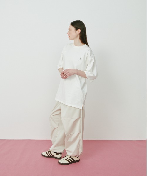 KACCO(カッコ)の「《ユニセックスアイテム》HEAVY WEIGHT BIG T-SHIRTS / 刺繍入りヘビーウェイトビックTシャツ(Tシャツ/カットソー・メンズ・ホワイト/ネイビー/ブラック・LARGE/MEDIUM/SMALL)」の9枚目の写真