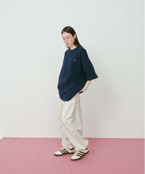 KACCO(カッコ)の「《ユニセックスアイテム》HEAVY WEIGHT BIG T-SHIRTS / 刺繍入りヘビーウェイトビックTシャツ(Tシャツ/カットソー・メンズ・ホワイト/ネイビー/ブラック・LARGE/MEDIUM/SMALL)」の7枚目の写真