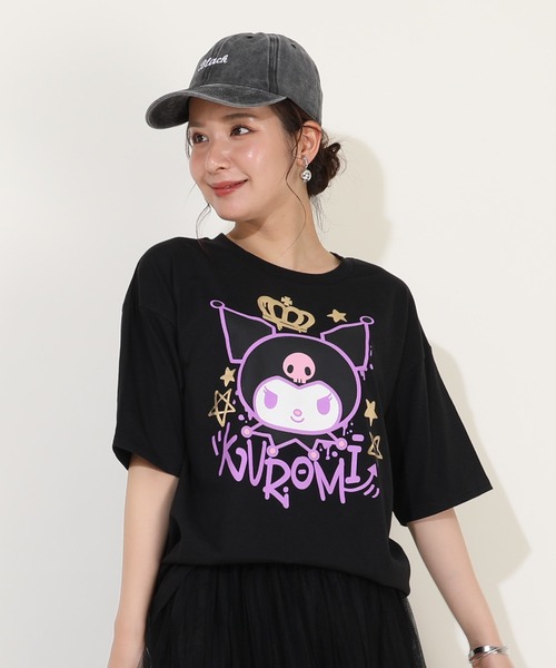 sanrio(サンリオ)の「親子お揃い サンリオ グラフィティTシャツ 9575A(Tシャツ/カットソー・レディース・ブラック系2/ブラック/ブラック系3/ブラック系1・L/M/S)」の1枚目の写真