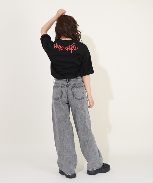 sanrio(サンリオ)の「親子お揃い サンリオ グラフィティTシャツ 9575A(Tシャツ/カットソー・レディース・ブラック系2/ブラック/ブラック系3/ブラック系1・L/M/S)」の12枚目の写真