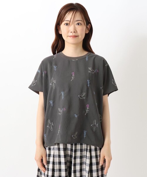 one'sterrace(ワンズテラス)の「刺繍フレンチスリーブプルオーバー フローラバード(Tシャツ/カットソー・レディース・グレー系その他7/アイボリー系8/ブルー系その他7・00)」の18枚目の写真