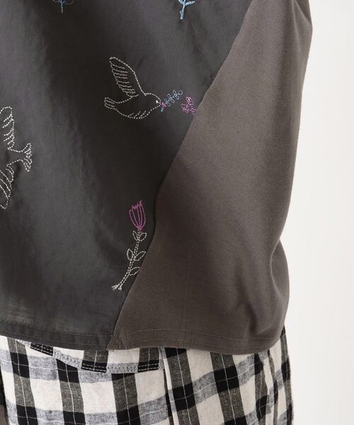 one'sterrace(ワンズテラス)の「刺繍フレンチスリーブプルオーバー フローラバード(Tシャツ/カットソー・レディース・グレー系その他7/アイボリー系8/ブルー系その他7・00)」の13枚目の写真