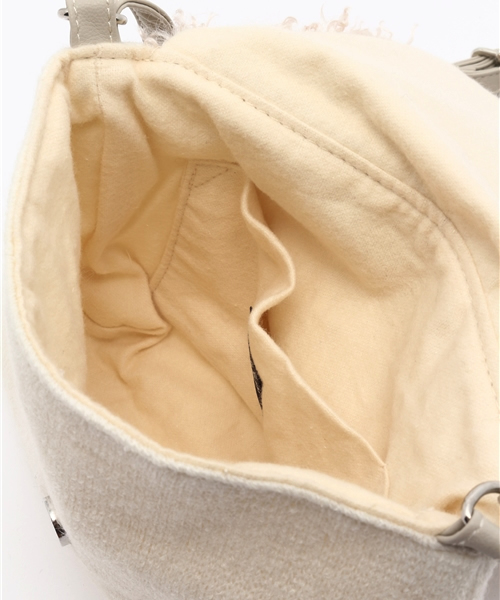 HAKKA KIDS（ハッカキッズ）の「モヘアボンボン付ポシェット（ハンドバッグ・キッズ・グレー/キナリ・FREE）」の6枚目の写真